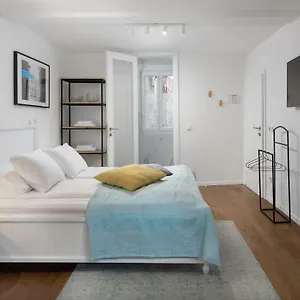  Apartment Old Town By Irundo